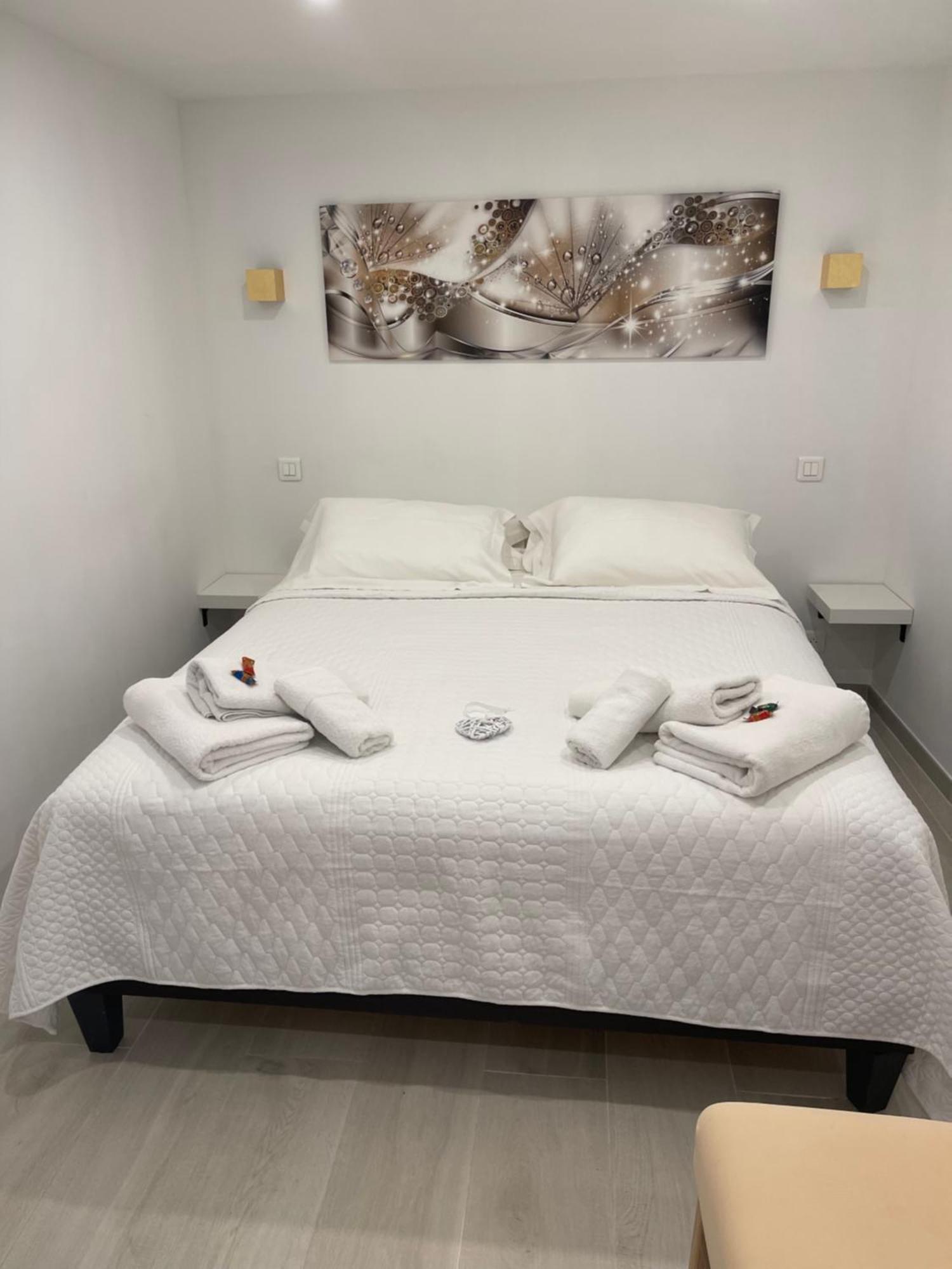 Grand Studio Neuf A 50 M Du Port Saint-Tropez Luaran gambar